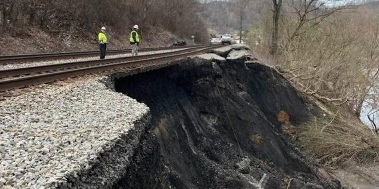 Cost savings boost Norfolk Southern profits despite impact of winter storms