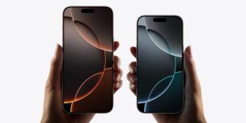 Trump Tariffs Could Spike iPhone Prices To Almost $2,300 If Apple Decides To Pass On The Costs To Buyers – Apple (NASDAQ:AAPL)