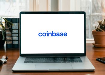 Coinbase Launches Zero-Fee PYUSD Conversions with PayPal; Files for XRP Futures