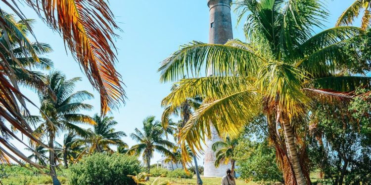 How I’m Working Just a Few Hours a Week This Summer (And Still Earning Full-Time Income)