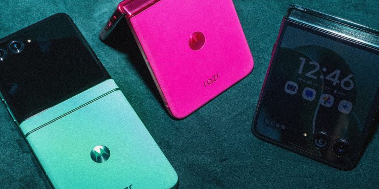 Motorola’s Latest Razr Phones Are All In on AI