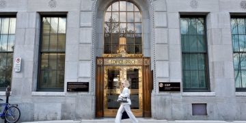 Pension groups cut back on pioneering private equity investments