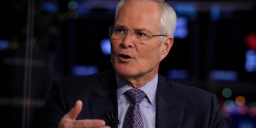 ExxonMobil chief’s pay rises 19% to $44.1mn