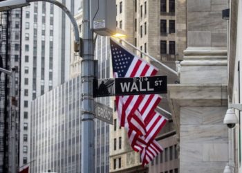 US government debt steadies after week of brutal selling