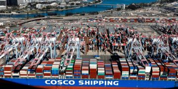 Trump officials vow to stay the course on tariffs despite market turmoil