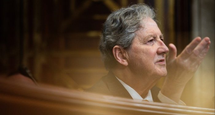 Republican senator backs Powell over Trump attacks on Fed