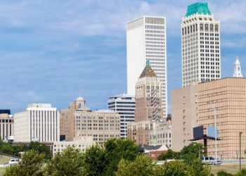 Top 5 Profitable Short-Term Rental Markets In 2025 (And How to Finance Them)