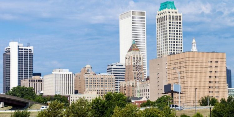 Top 5 Profitable Short-Term Rental Markets In 2025 (And How to Finance Them)
