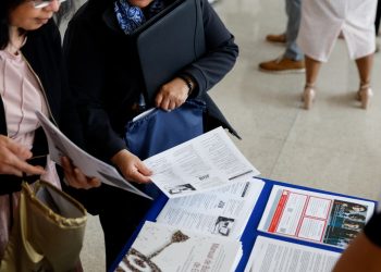 How to land a job in a ‘low firing, low hiring’ market: economist
