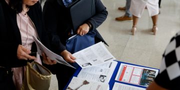 How to land a job in a ‘low firing, low hiring’ market: economist