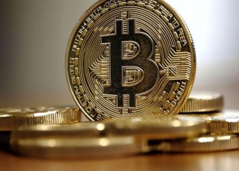 Bitcoin Drops Below $96K Amid Mounting U.S. Sell Pressure