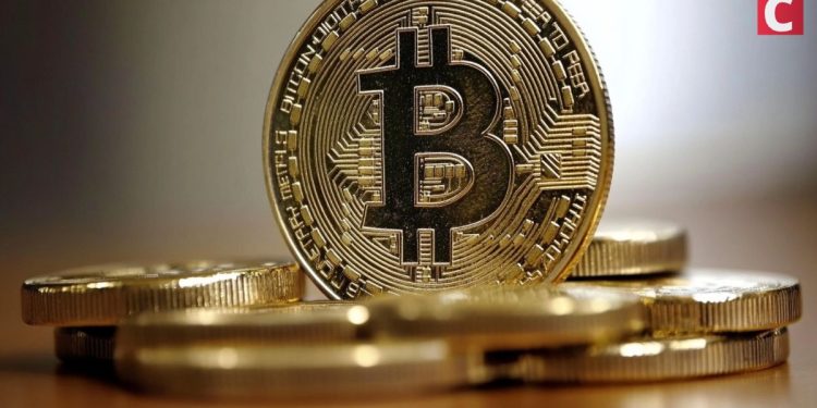 Bitcoin Drops Below $96K Amid Mounting U.S. Sell Pressure