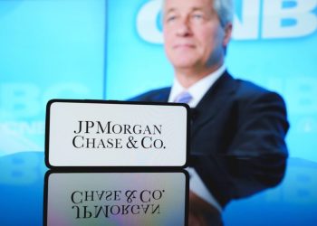 Jamie Dimon Says Trump’s Tariffs Were ‘Too Aggressive,’ Warns US Risks Going It Alone Without Measured Trade Strategy – JPMorgan Chase (NYSE:JPM)