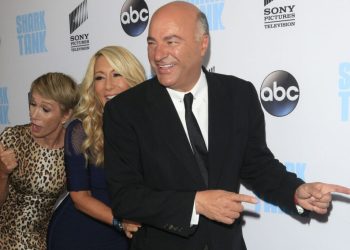 Mr Wonderful Kevin O’Leary Says You’re Literally Giving Away Money To Billers By Not Doing This One Simple Thing — And He’s Been Doing It For Decades – Alphabet (NASDAQ:GOOG), Amazon.com (NASDAQ:AMZN)