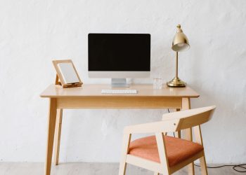 How I Got My Start as a Virtual Assistant with a Baby on My Hip