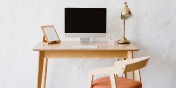 How I Got My Start as a Virtual Assistant with a Baby on My Hip