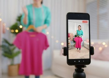 Meta, Google, Snap Set To Lose Billions In Ad Revenue From Chinese Sellers As Trump Closes De Minimis Exemptions: Report – Alphabet (NASDAQ:GOOG), BigCommerce Holdings (NASDAQ:BIGC)
