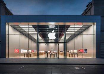 Apple (AAPL) Faces a New Kind of Rival – And Wall Street Is Paying Attention