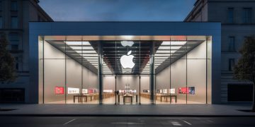 Apple (AAPL) Faces a New Kind of Rival – And Wall Street Is Paying Attention