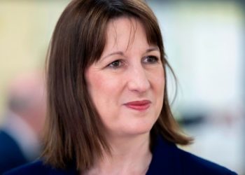 UK unveils ‘backstop’ plan to force pension funds to invest in private assets