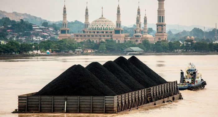 Thermal coal prices hit 4-year low amid supply glut