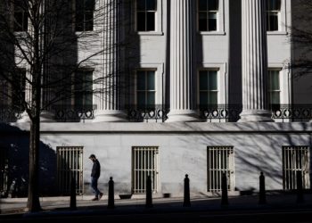 Investors shift away from US bond market on fears over Donald Trump’s policies