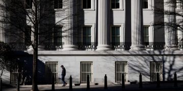 Investors shift away from US bond market on fears over Donald Trump’s policies