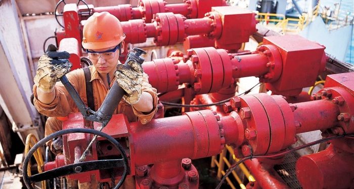 China stockpiles oil as Trump tariff shock hits crude prices