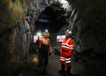US lawmakers warn over delays to major gold mine in Northern Ireland