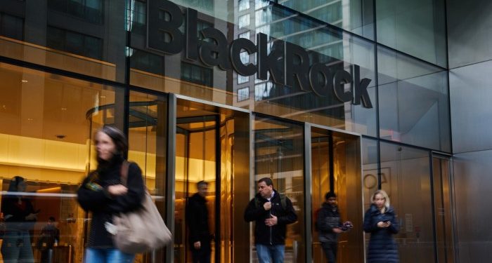 BlackRock orders managing directors back to the office five days a week