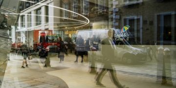 Legal & General merges divisions and cuts jobs across asset management