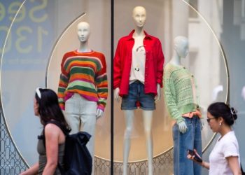 Wolfson sells £12mn of Next shares