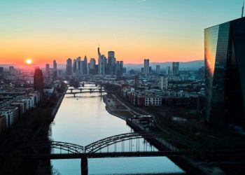 EU plans sweeping stress test of non-banks