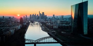 EU plans sweeping stress test of non-banks