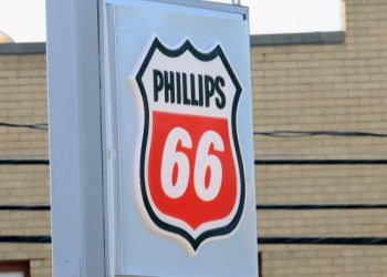 Activist hedge fund Elliott wins two seats on Phillips 66 board