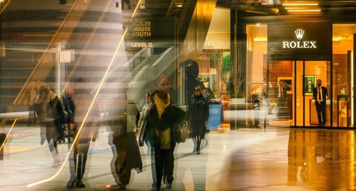 Soaring gold prices test mettle of luxury watch brands