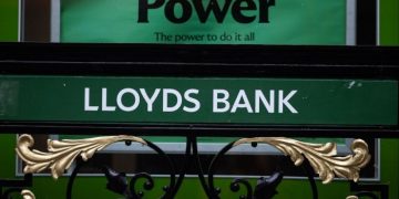 Lloyds hails record day of mortgage lending ahead of stamp duty deadline