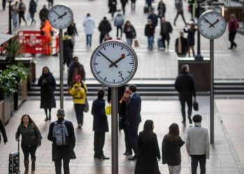 AJ Bell chief hits out at plans to cut cash Isa allowance