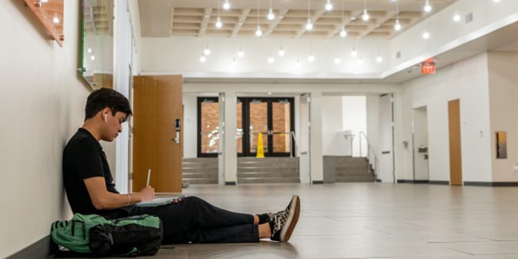 Student loan ‘default cliff’ coming as late payments rise: reports