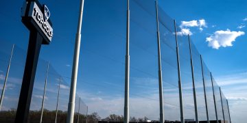 Stocks making the biggest moves midday: MODG, INSM, SJM, SEDJ