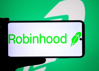 Stocks making the biggest moves midday: HPE, HOOD, PLTR, ORCL