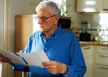 Average 401(k) balances fall due to market volatility, Fidelity says