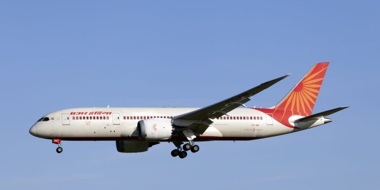 BA, ORCLE, GME, VOYG and more