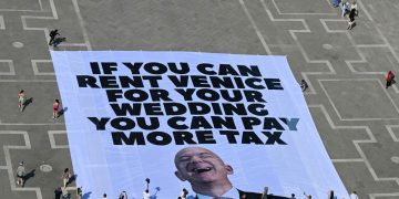 Venice Braces for Jeff Bezos and Lauren Sanchez’s Wedding