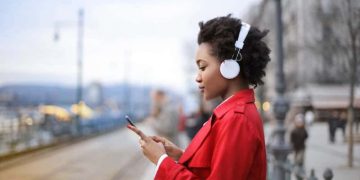 The 15 Best Financial Podcasts For Women