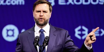 At Bitcoin 2025, Crypto Purists and the MAGA Faithful Collide