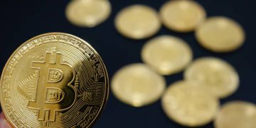 Bitcoin Price Crash Below $100,000 Still Possible: Analysts Issue Downtrend Warnings