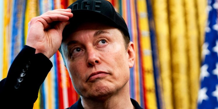 Elon Musk’s Fight With Trump Threatens $48 Billion in Government Contracts
