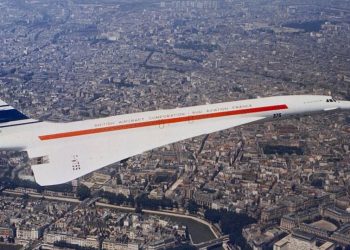 Trump signs executive order lifting ban on supersonic civil flights over land