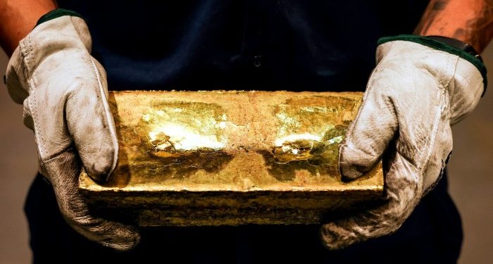 Central banks plan to boost gold reserves and trim dollar holdings